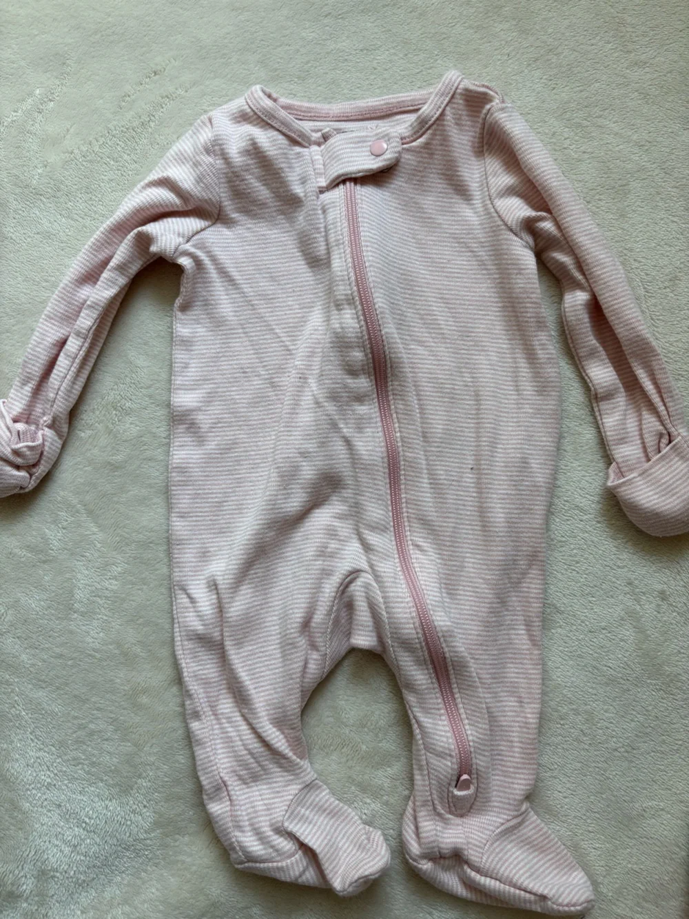 Carters baby newborn lot. 8 pieces. cotton sleepers EUC size newborn pajamas